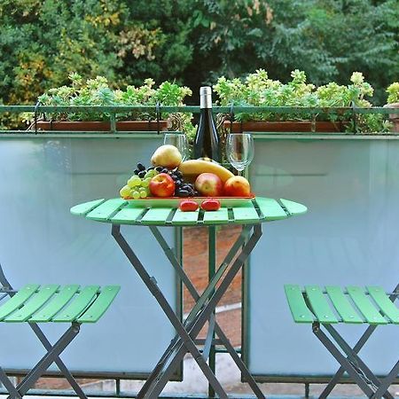 Lyon Apartment At Colosseo Rome Bagian luar foto