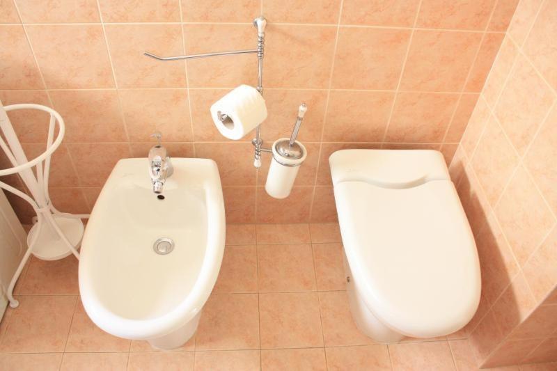 Lyon Apartment At Colosseo Rome Bagian luar foto